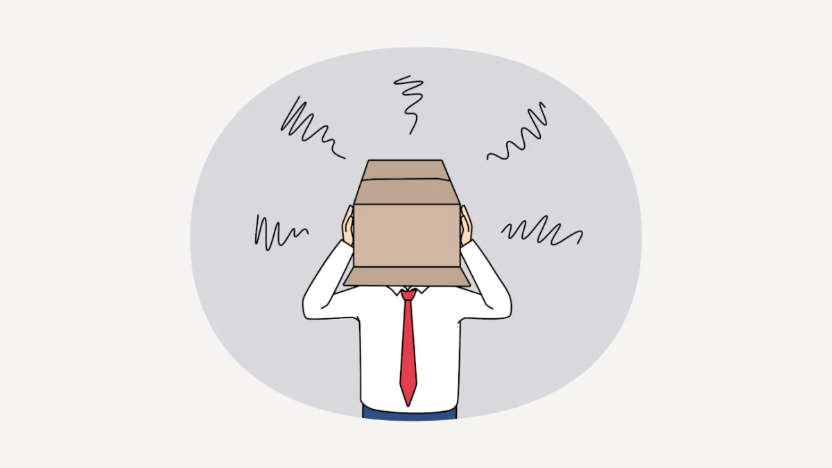 Un señor lleva una caja en la cabeza para evitar oír la cacofonía en los ejemplos